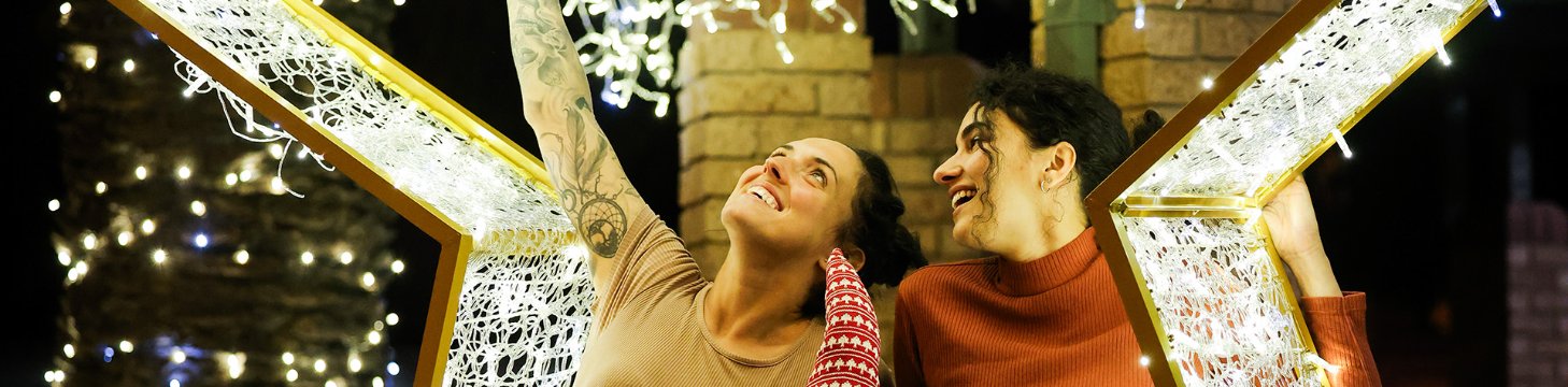 Image of children at the beach at Christmas time